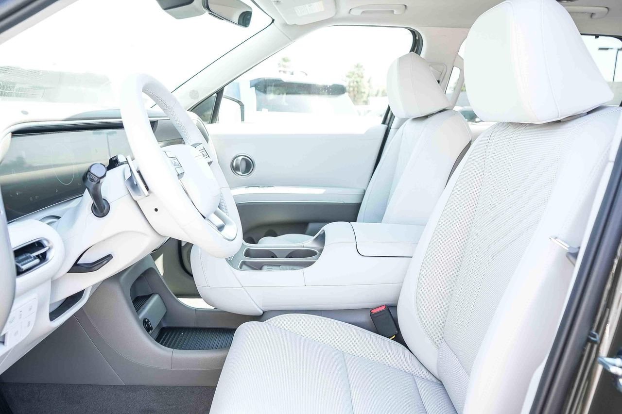 New 2026 Silver Hyundai SEL Premium image 46