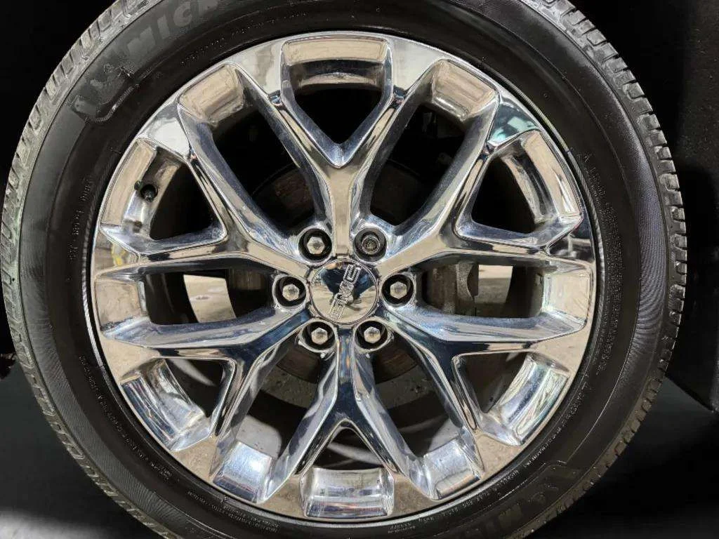 Used 2021 Green GMC Denali image 32