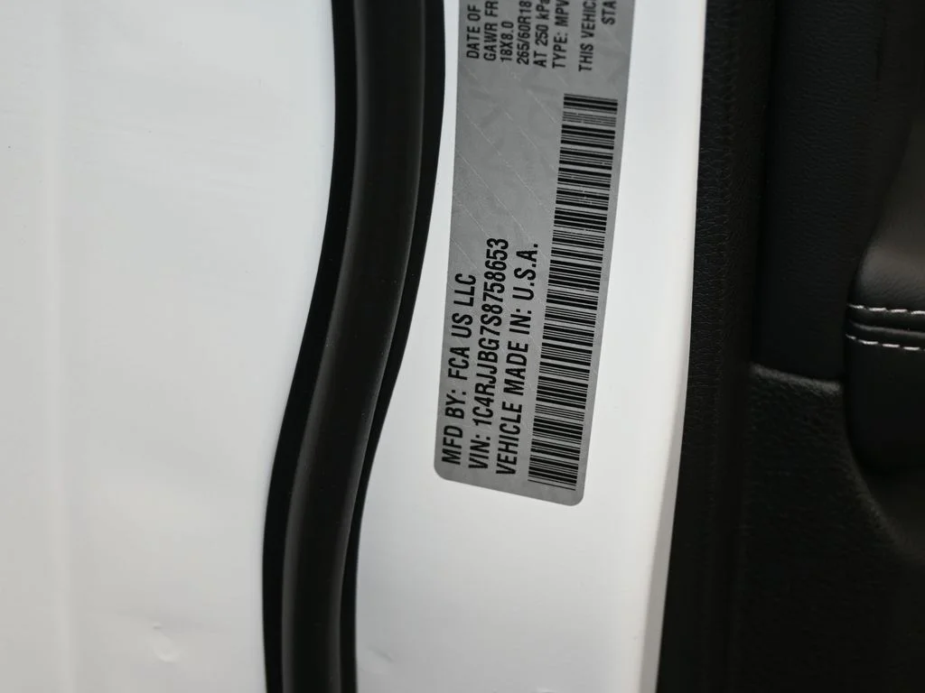 Used 2025 Bright White Clearcoat Jeep Limited image 17