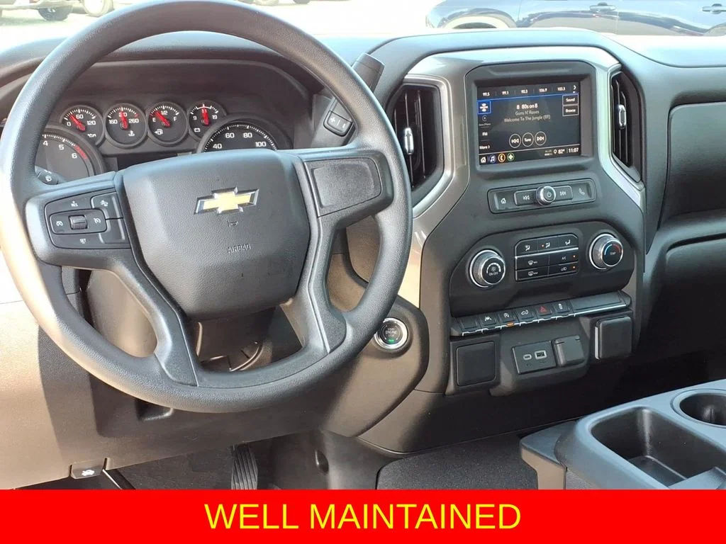 Used 2025 White Chevrolet Custom image 6