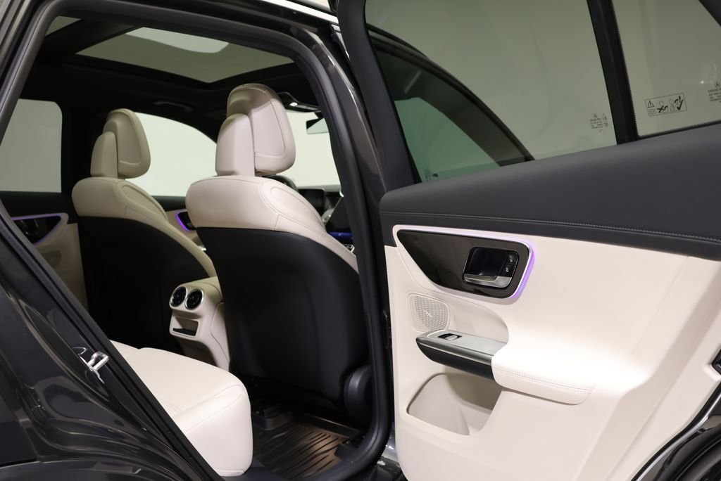 Used 2027  Mercedes-Benz GLC 300 image 51