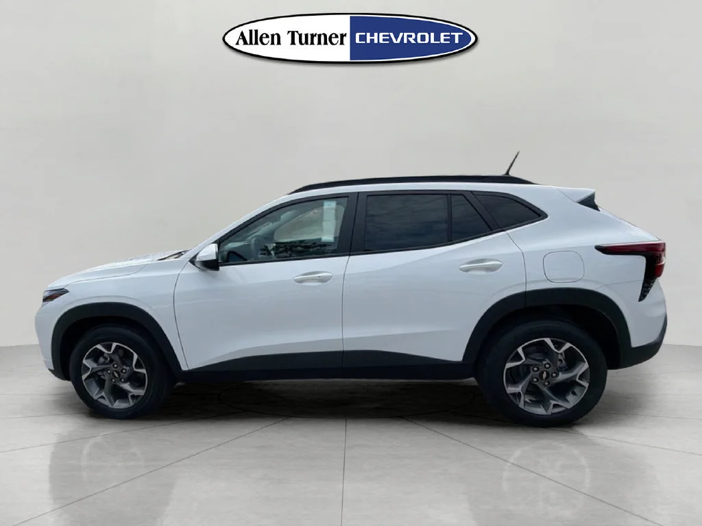 2026 Chevrolet Trax LT - Photo 6