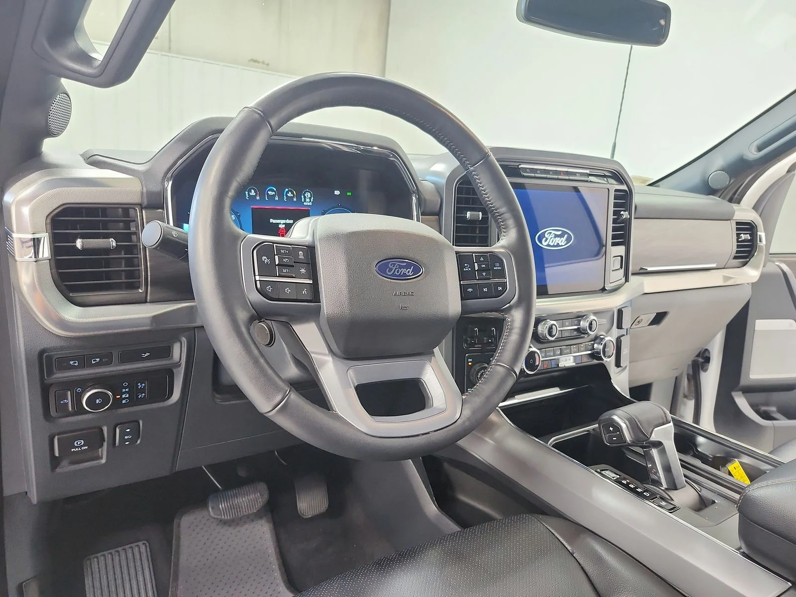 Used 2024 White Ford Lariat image 18