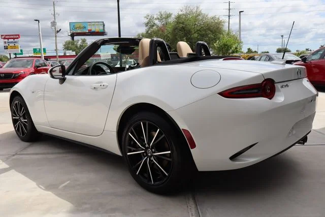 New 2026 Snowflake White Pearl Mazda Grand Touring image 22