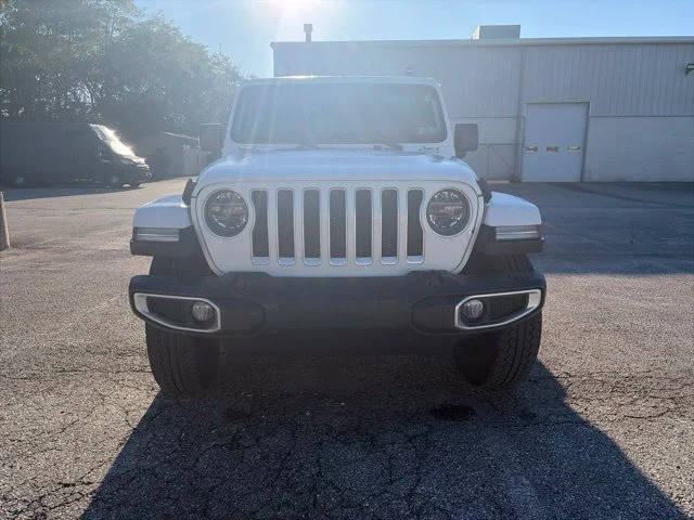 Used 2021 White Jeep Unlimited Sahara image 2