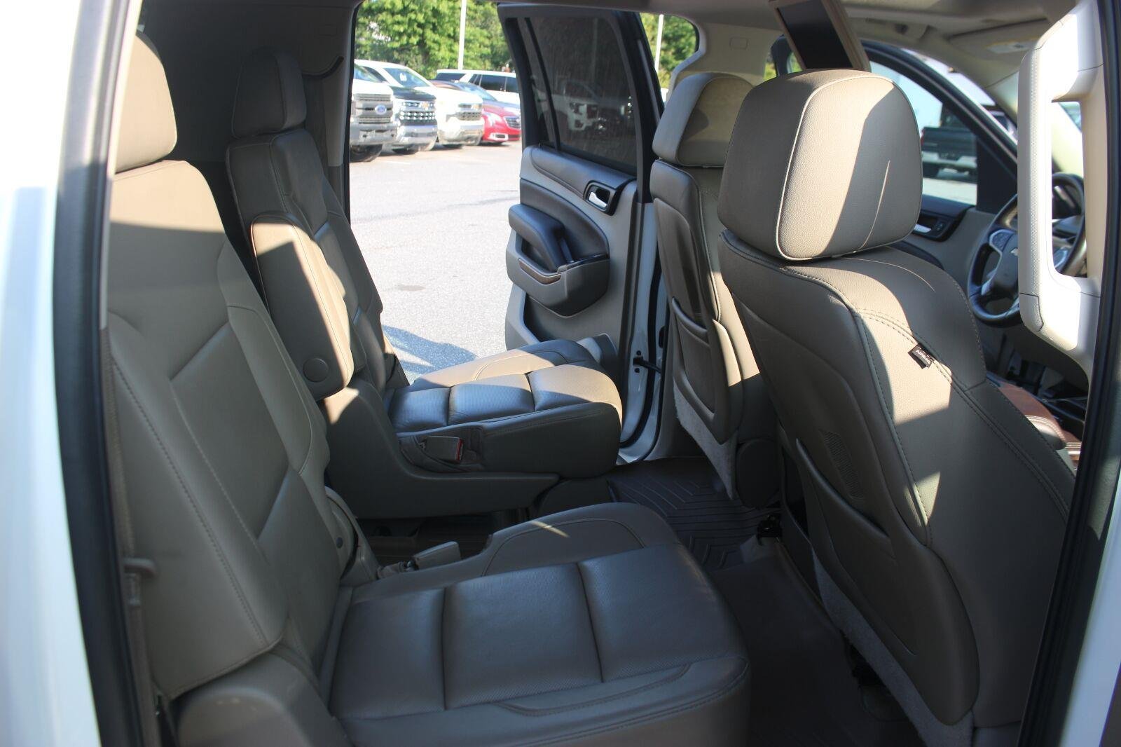 Used 2016 IRIDESCENT PEARL TRICOAT Chevrolet LTZ image 41