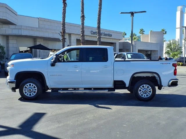 Used 2026 Summit White Chevrolet LT image 11