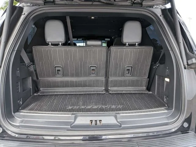Used 2022 Infinite Black Lincoln Standard image 11