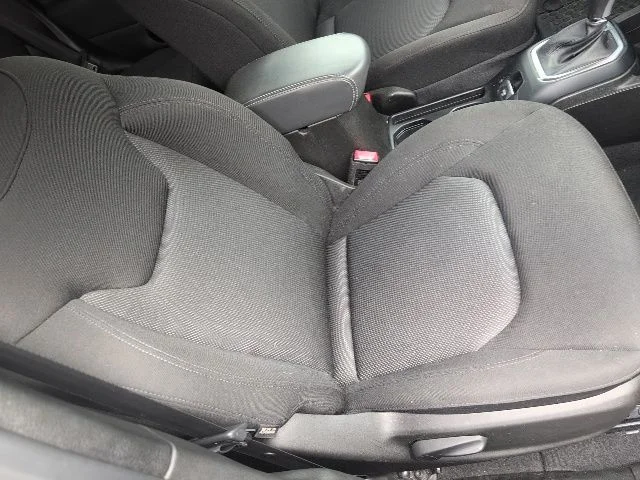 Used 2023 Gray Jeep Latitude image 11