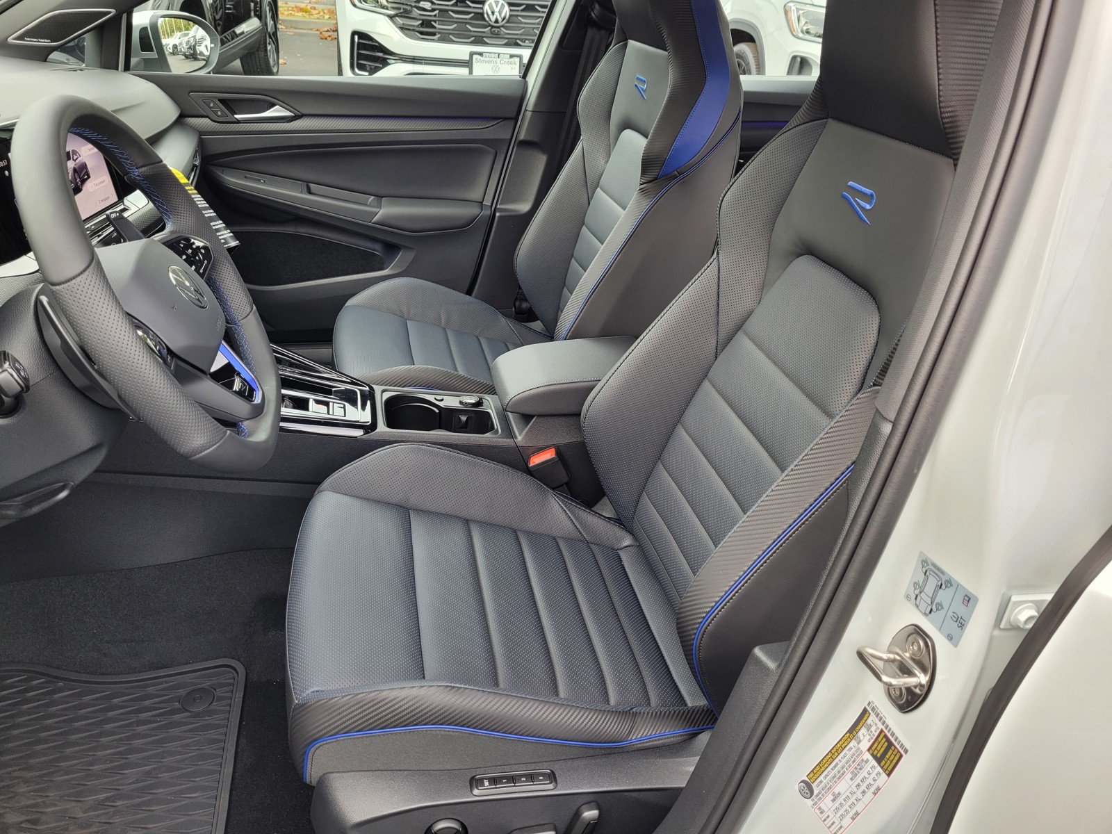 2024 Volkswagen Golf R R - Photo 8