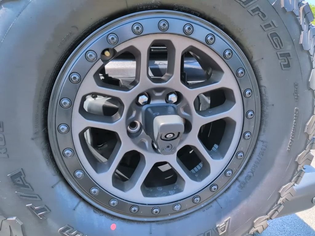 Used 2022 Crystal Metallic Jeep Unlimited Rubicon 392 image 8