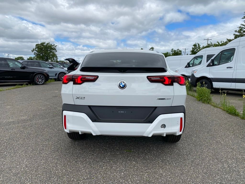 New 2026 Alpine White BMW xDrive28i image 3