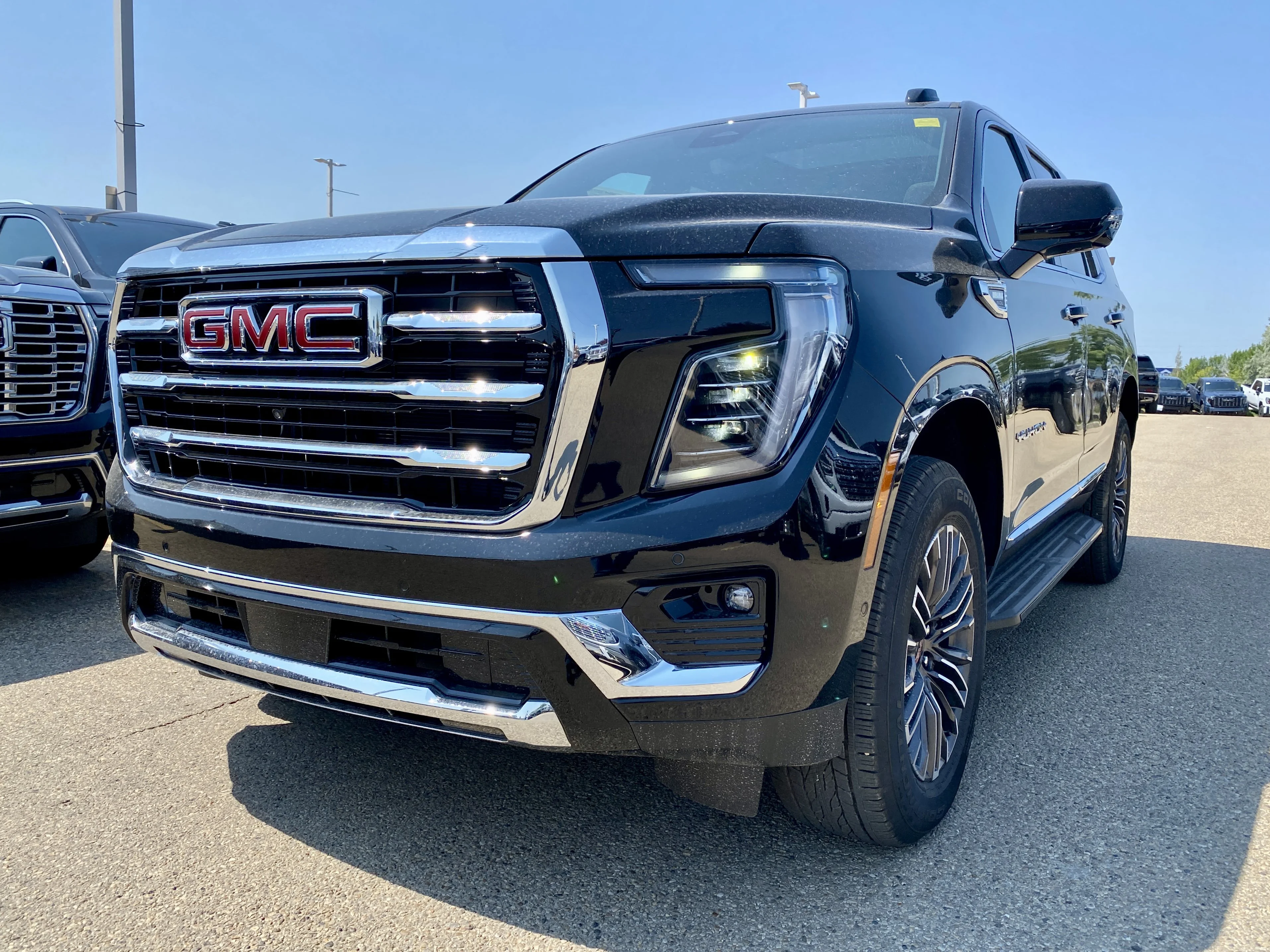 New 2026 ONYX BLACK GMC Elevation image 2