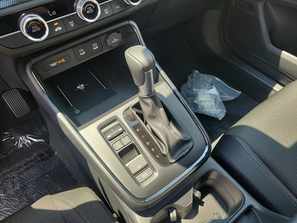 New 2026 Urban Gray Pearl Honda LX image 15