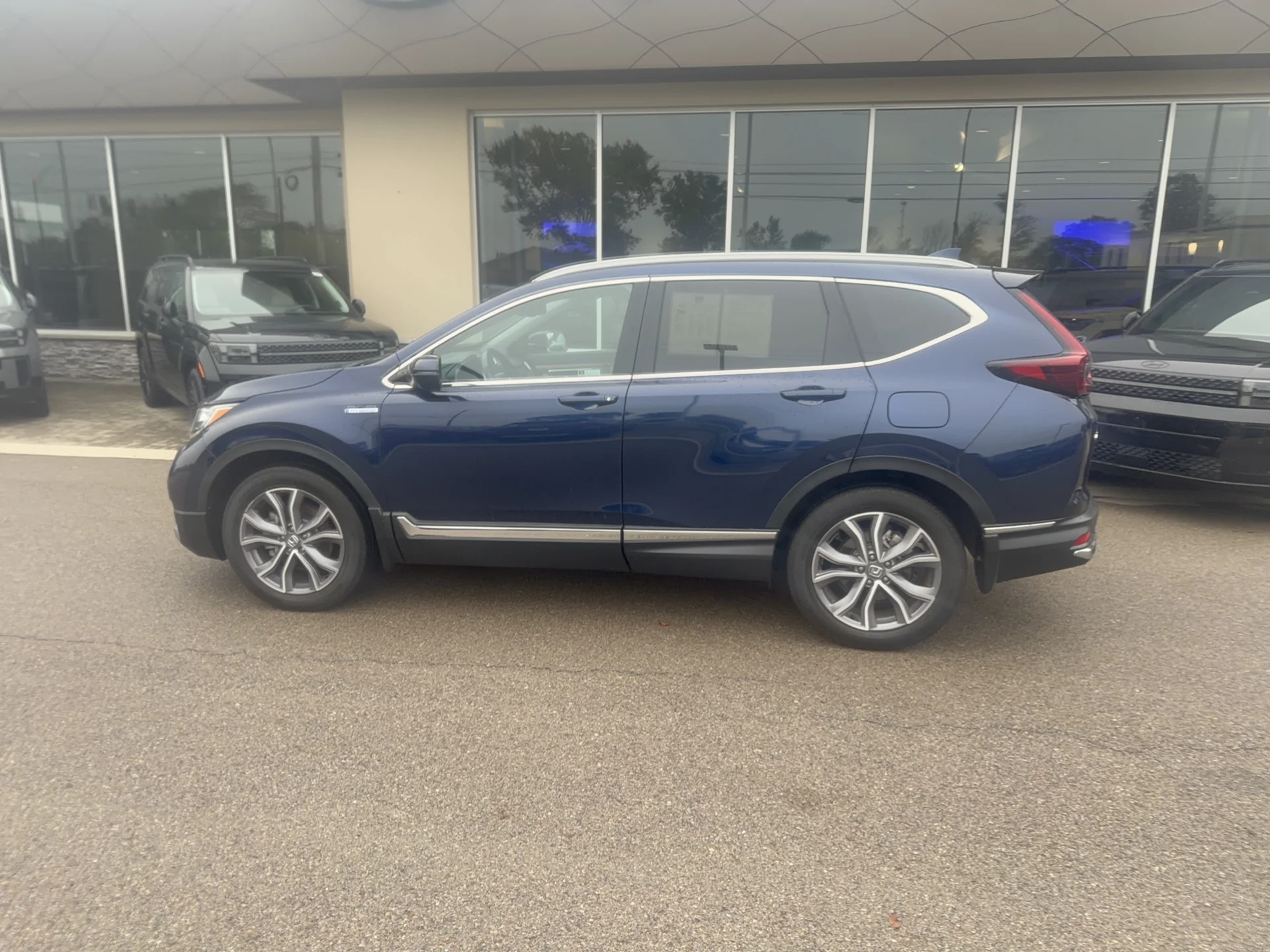Used 2021 Obsidian Blue Pearl Honda Touring image 7