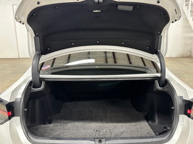 Used 2022 White Lexus 350 image 23