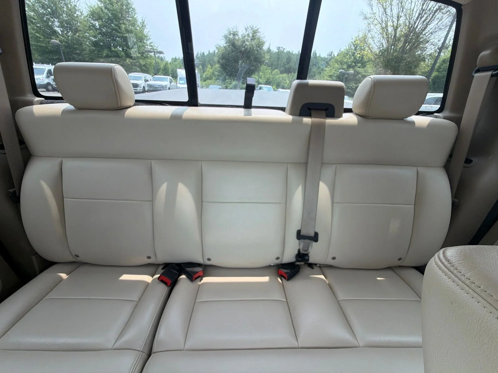 Used 2004 Red Ford Lariat image 27