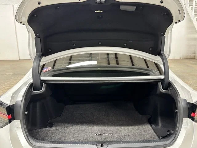 Used 2022 White Lexus 350 image 23