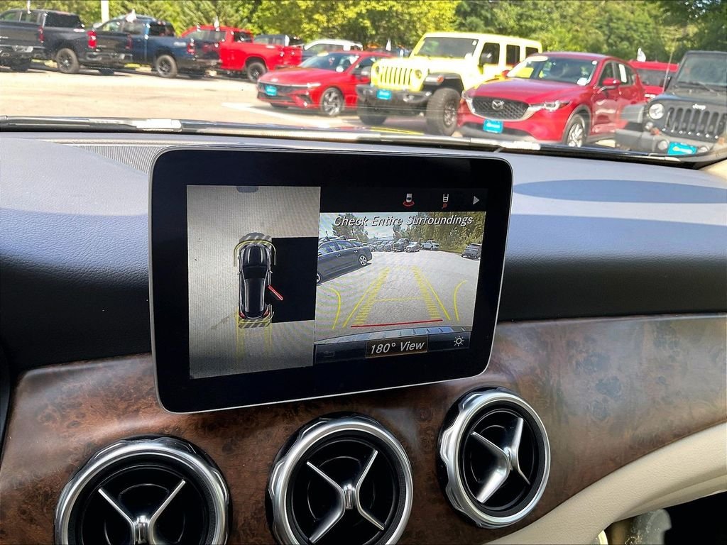 Used 2018 Gray Mercedes-Benz GLA 250 image 16