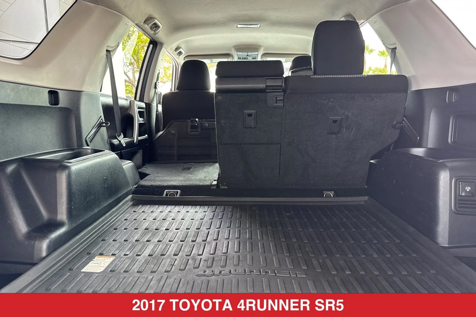 Used 2017 White Toyota SR5 image 16