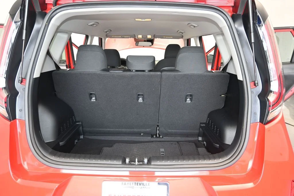 Used 2025 Red Kia LX image 10