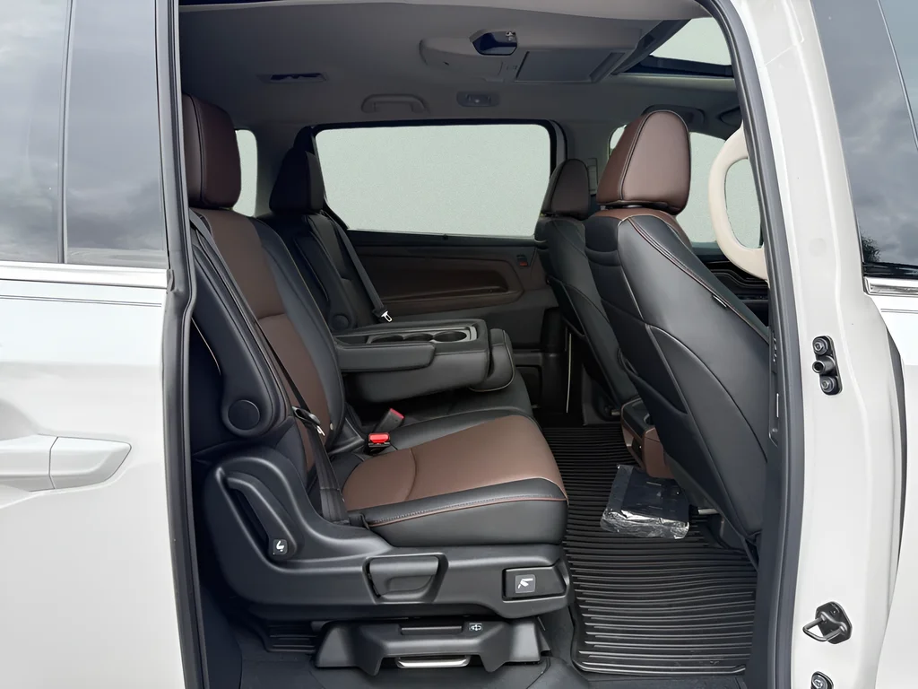 2026 Honda Odyssey Elite - Photo 14