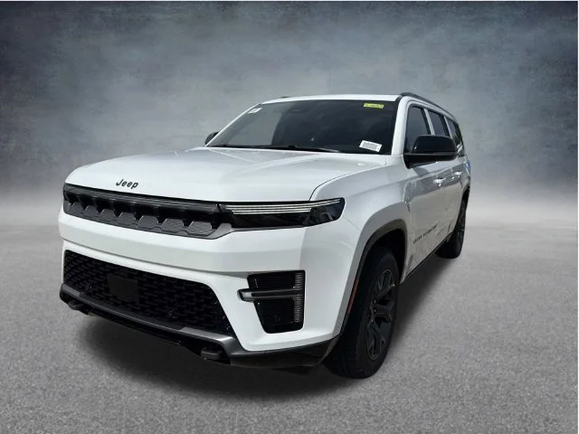 New 2026 Bright White Clear-Coat Exterior Paint Jeep Limited Altitude image 3