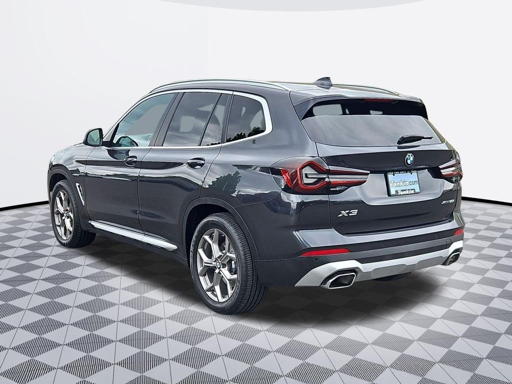 Used 2022 Dark Graphite Metallic BMW xDrive30i image 4