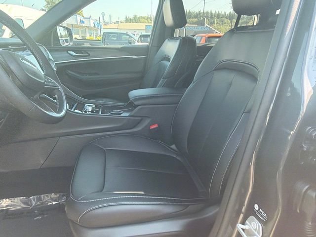 New 2026 Baltic Gray Metallic Clearcoat Jeep Limited image 20