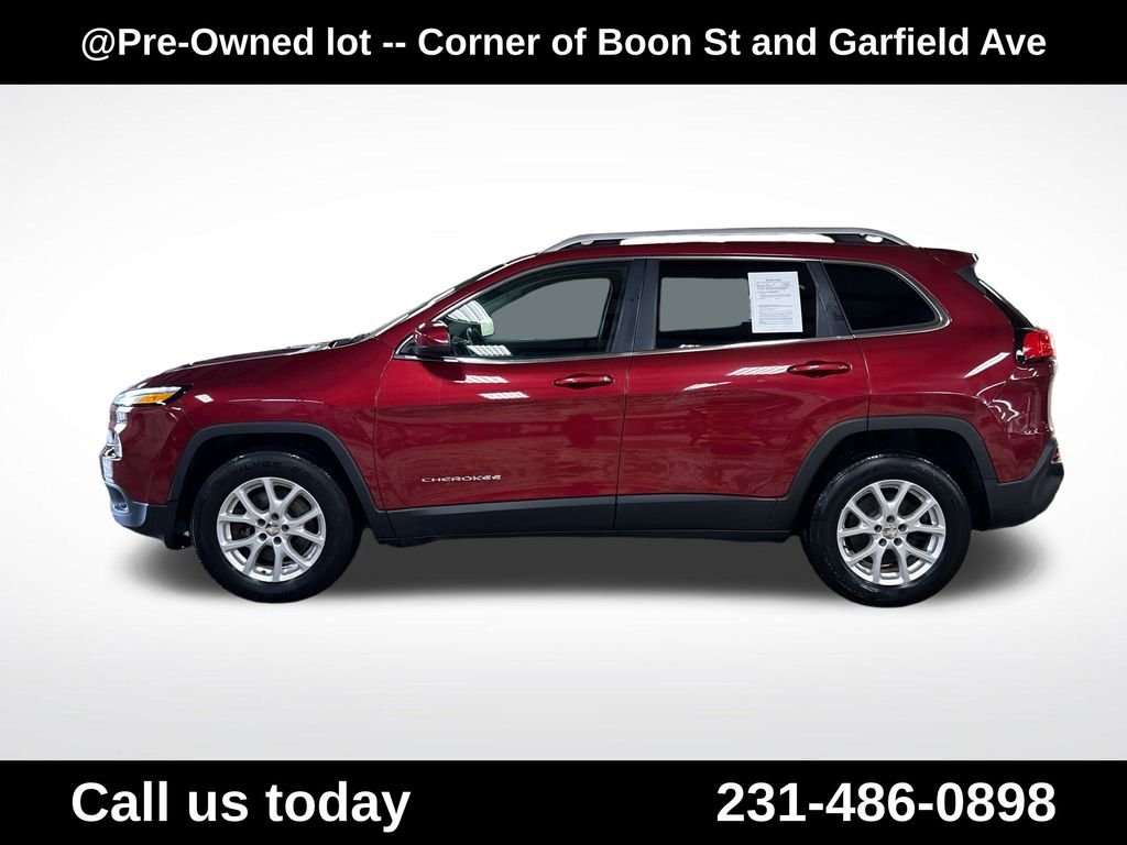 Used 2015 Red Jeep Latitude image 2