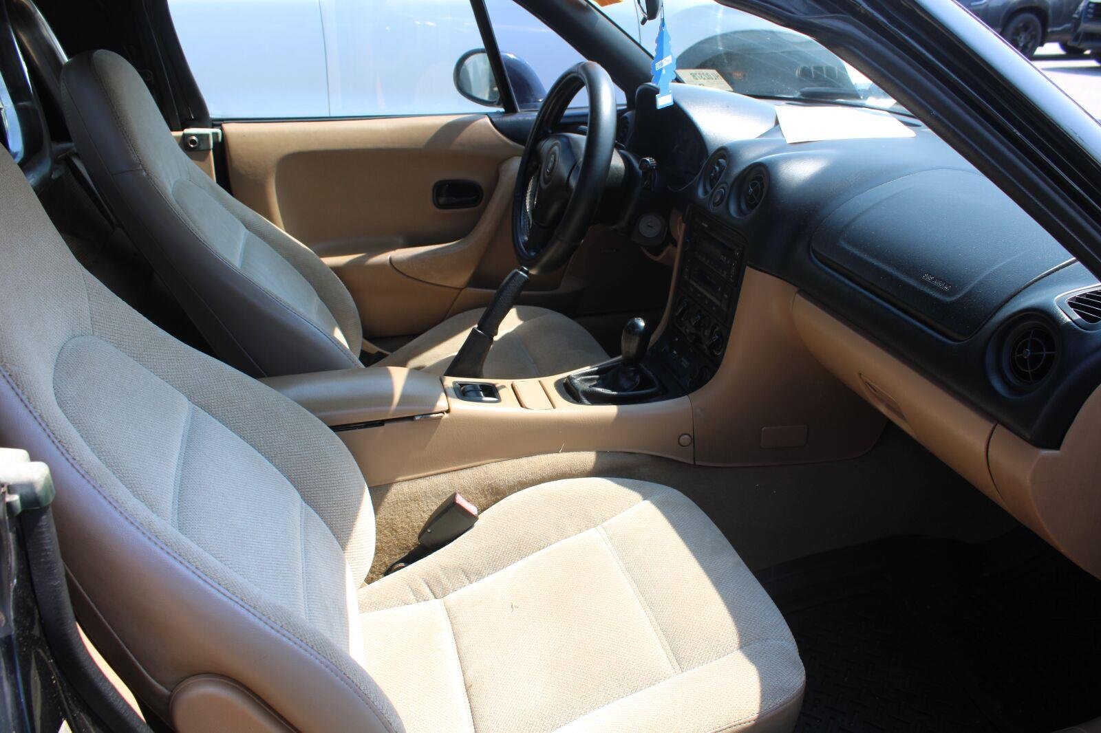 Used 1999  Mazda Base image 4