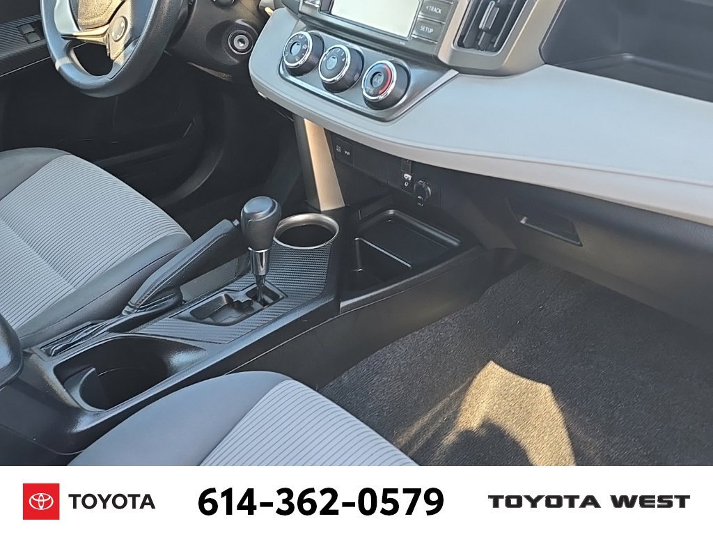 Used 2015 Gray Toyota LE image 12