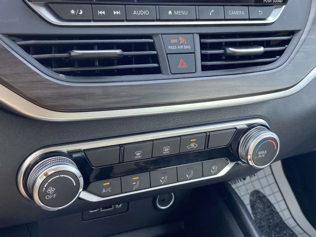 Certified Used 2025 Gun Metallic Nissan SV image 23