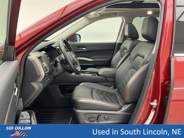 Used 2024 Scarlet Ember Nissan Platinum image 17