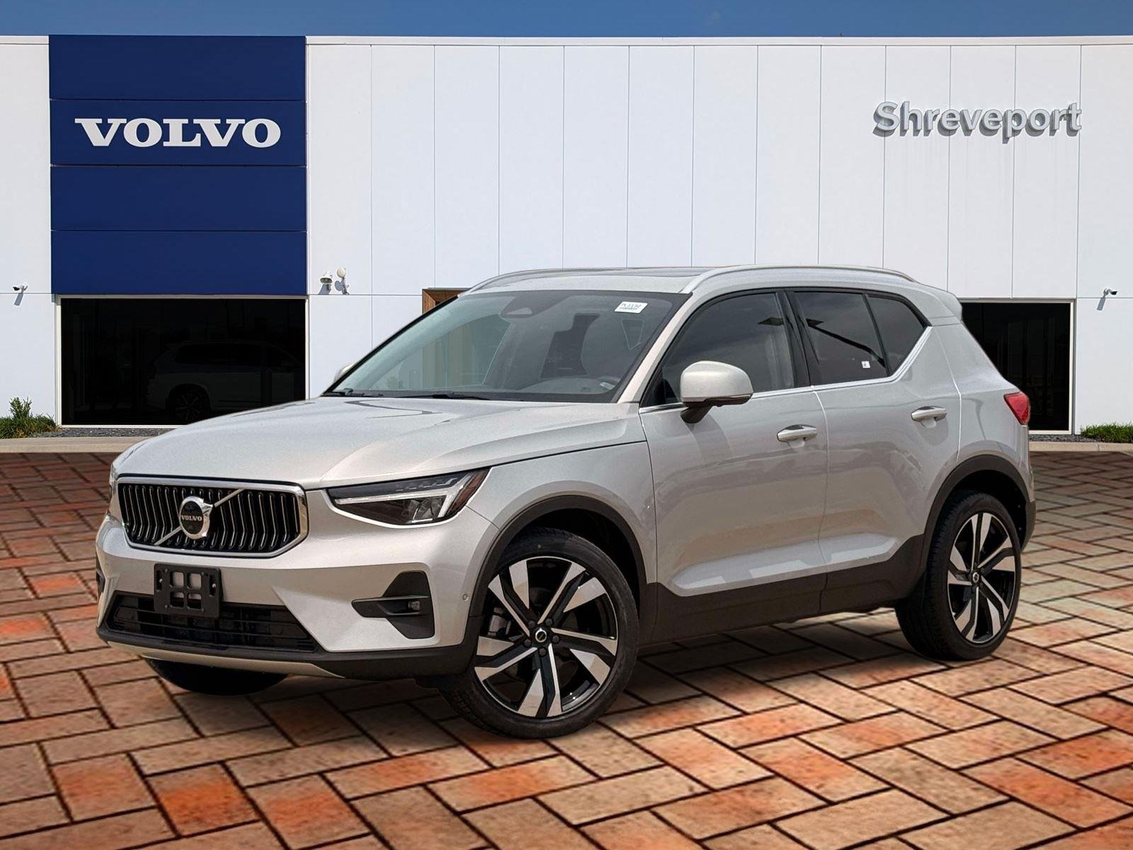 2023 Volvo XC40 B5 Plus Bright AWD's photo