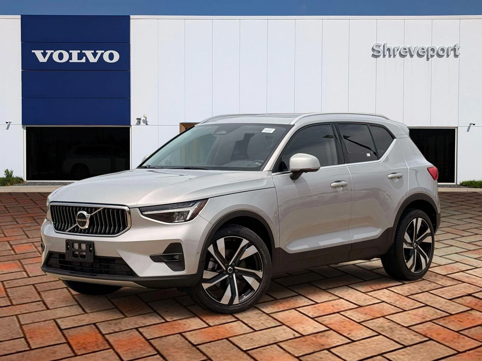 2023 Volvo XC40 B5 Plus Bright AWD's photo
