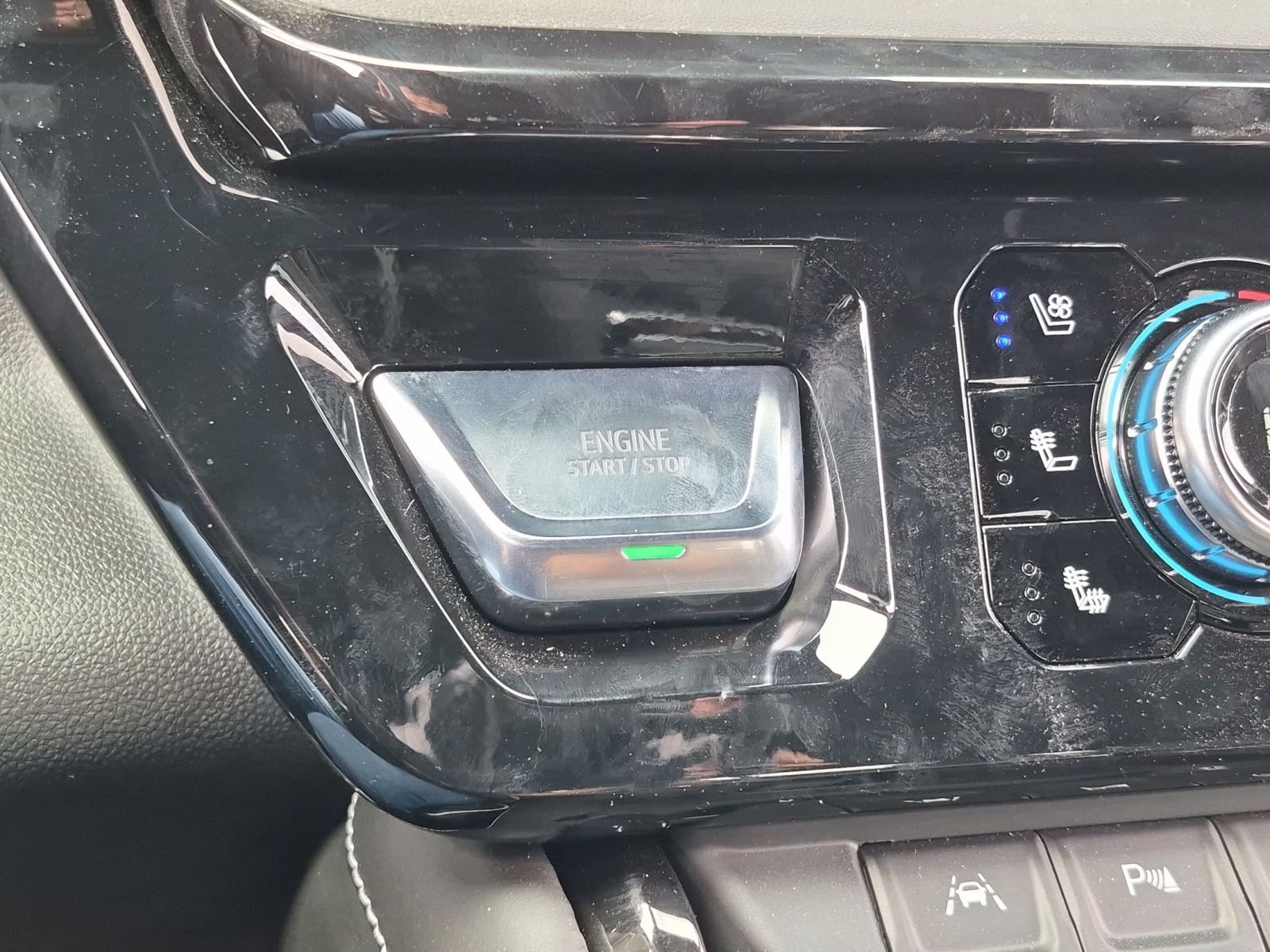 2026 GMC Sierra 1500 AT4X - Photo 16