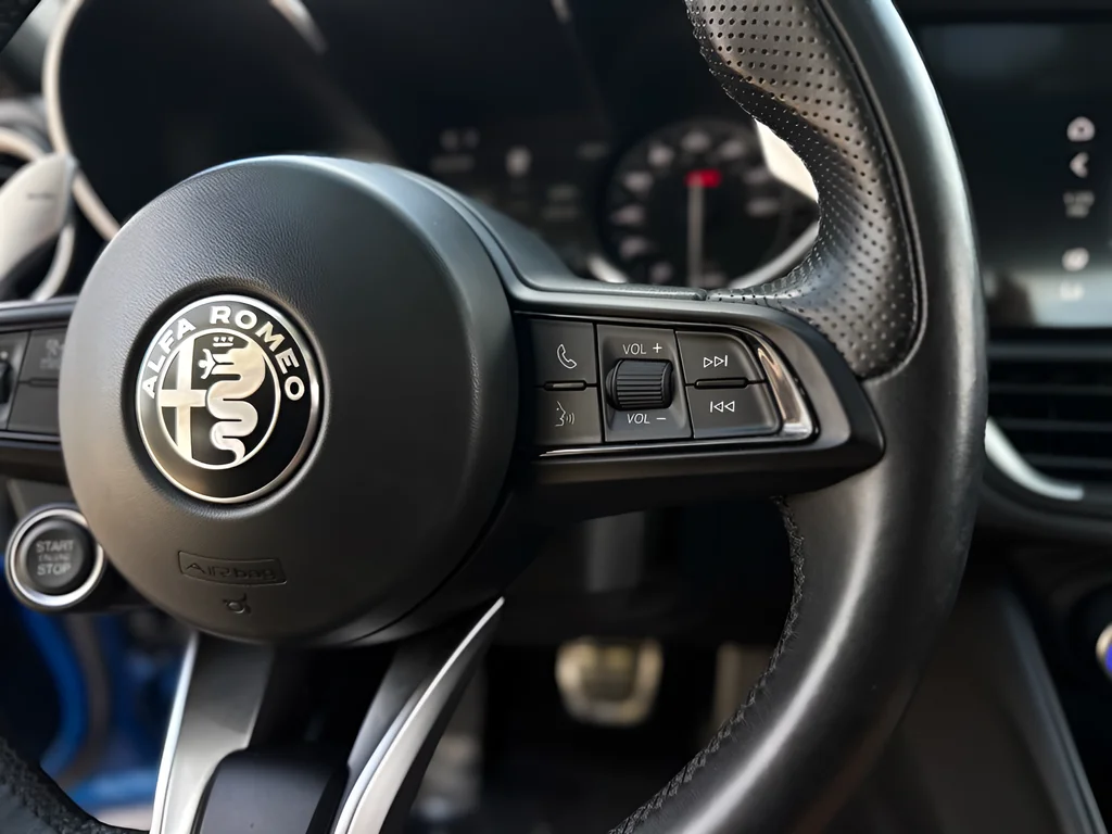 Used 2023 Blue Alfa Romeo Veloce image 11