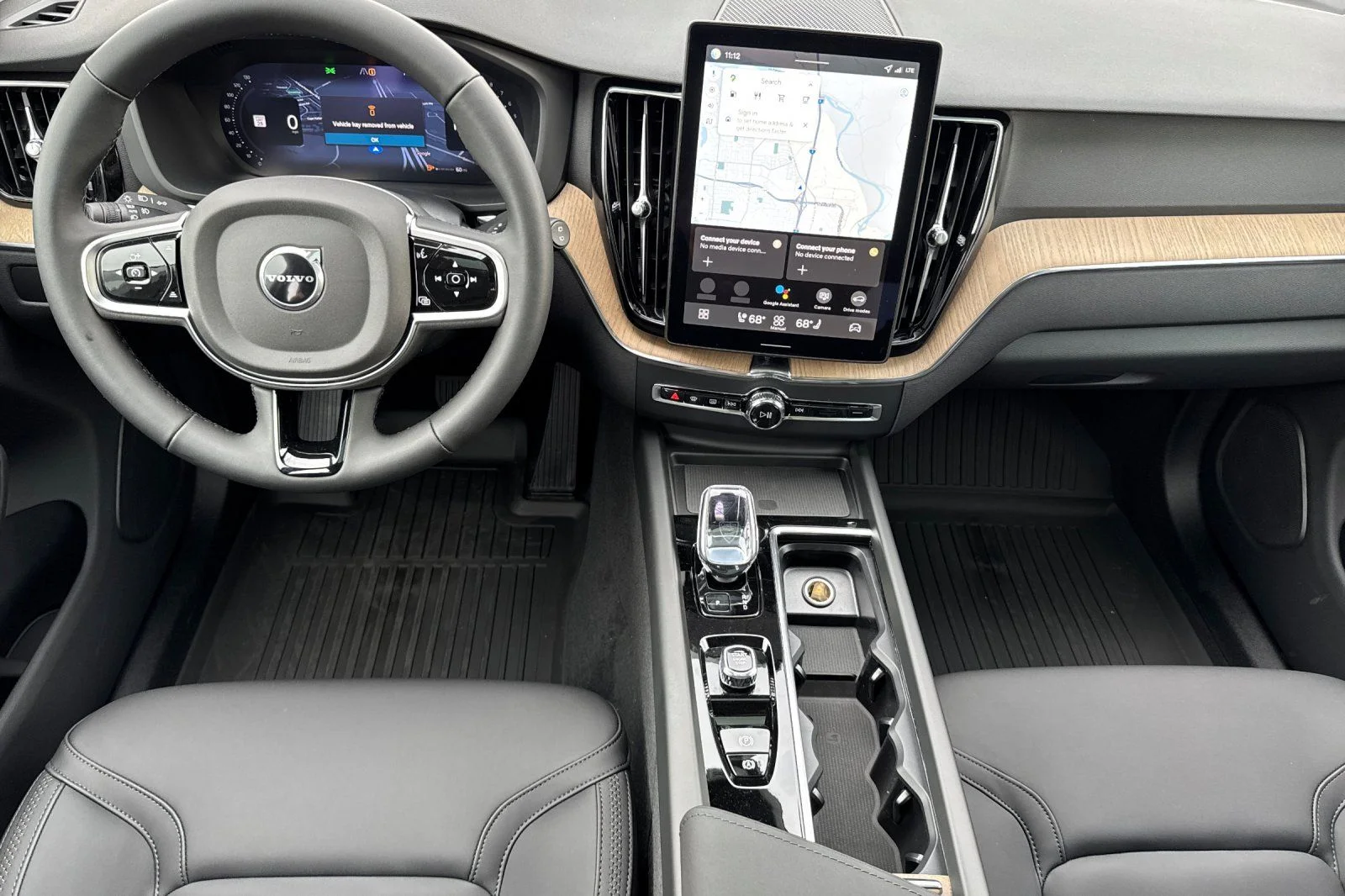 2026 Volvo XC60 Plus - Photo 12