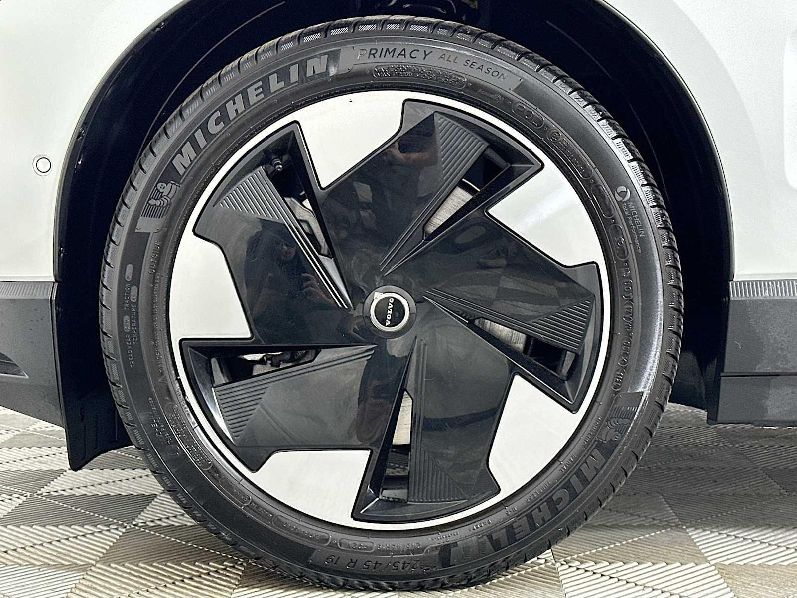2025 Volvo EX30 Ultra - Photo 29