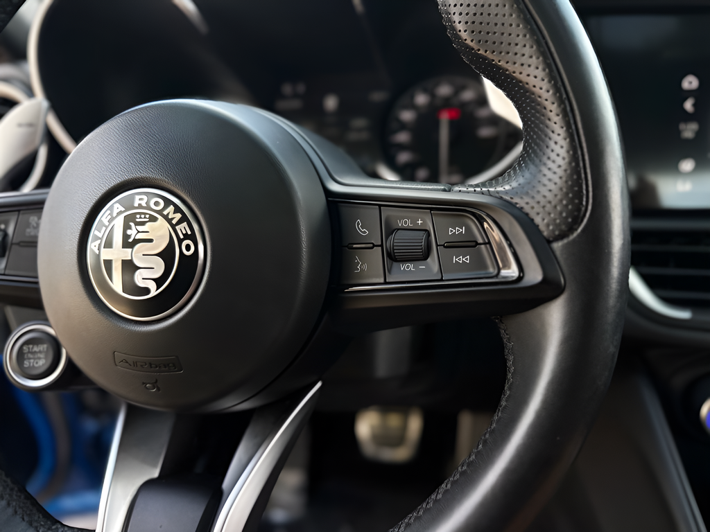 Used 2023 Blue Alfa Romeo Veloce image 11
