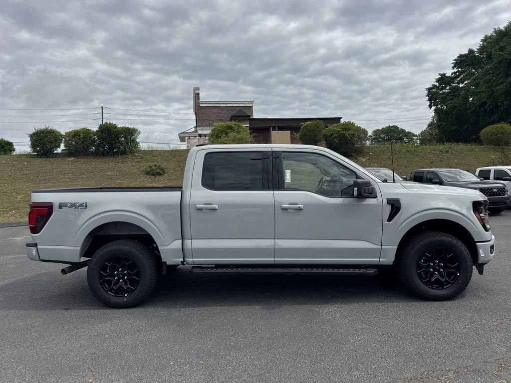 New 2026 White Ford XLT image 8