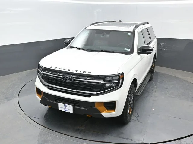 New 2026 Star White Metallic Tri-Coat Ford Tremor® image 22