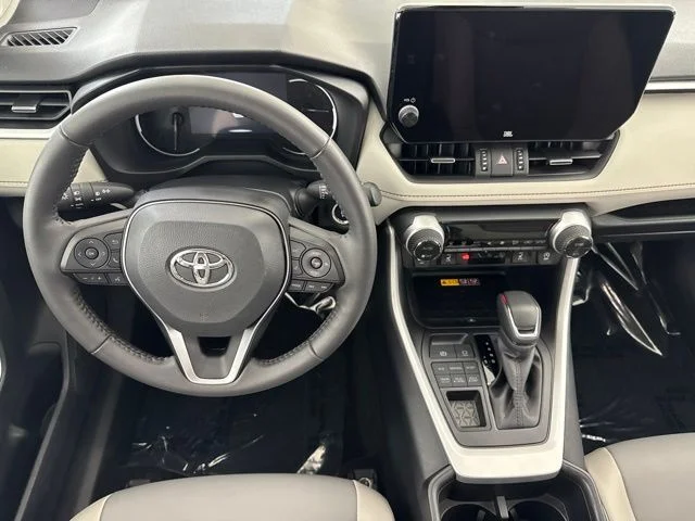 Used 2025 Beige Toyota XLE Premium image 27