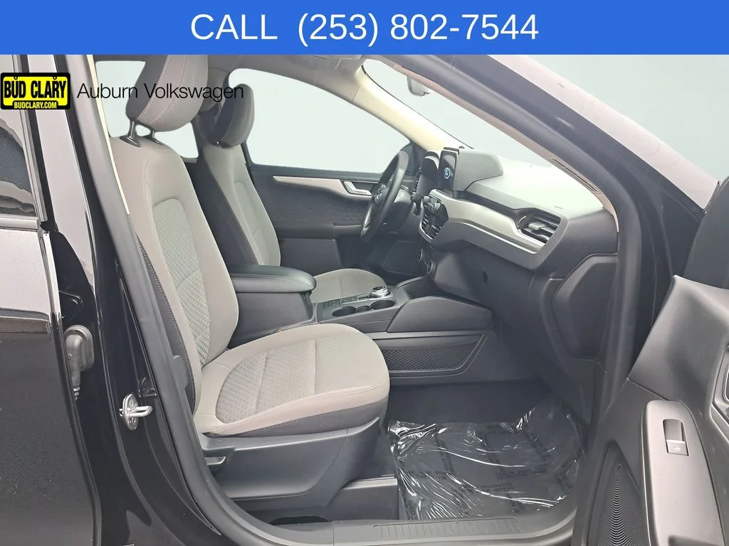 Used 2020 Black Ford SE image 18