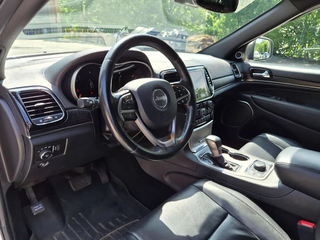 Used 2020 White Jeep High Altitude image 15