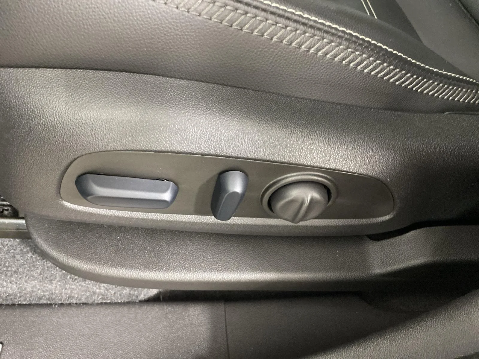 Used 2024 Ebony Twilight Metallic GMC Denali image 21