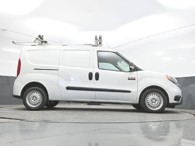 Used 2022 White Ram Base image 40