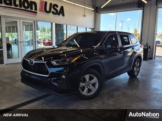 2024 Toyota Highlander LE