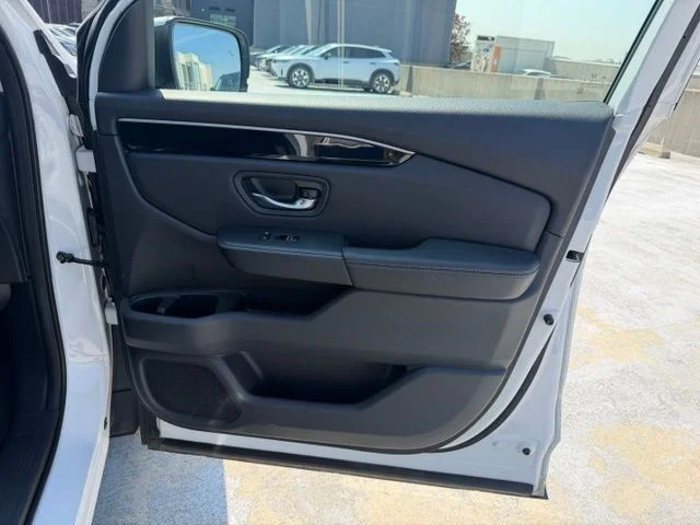Used 2023 White Honda Touring image 18